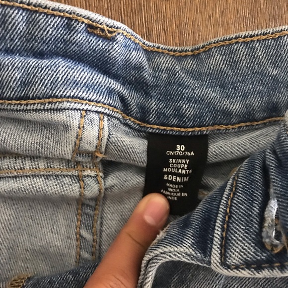 H&M ripped jeans - Picture 4 of 4